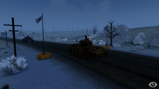 Flaggpanzer betritt das Kampfgebiet begleitet von einem Panther